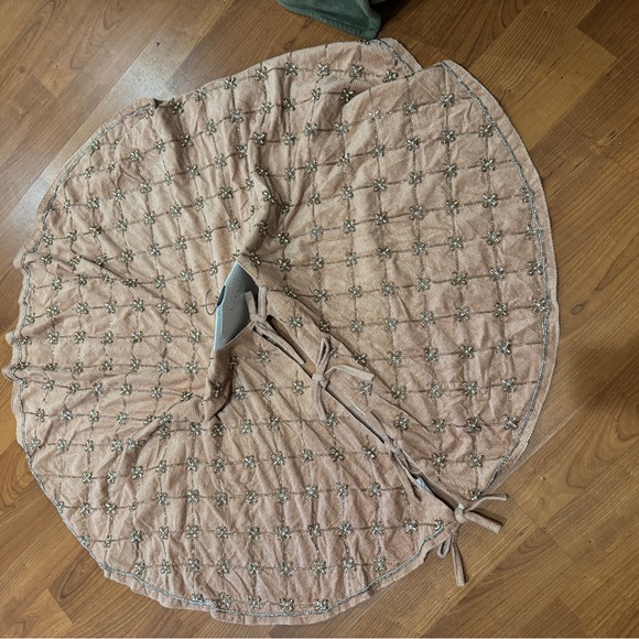 Nicole Miller Christmas tree skirt - Picture 6 of 6